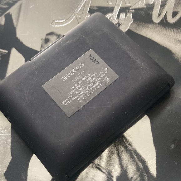 NARS Andy Warhol makeup and pouch - Picture 7 of 10